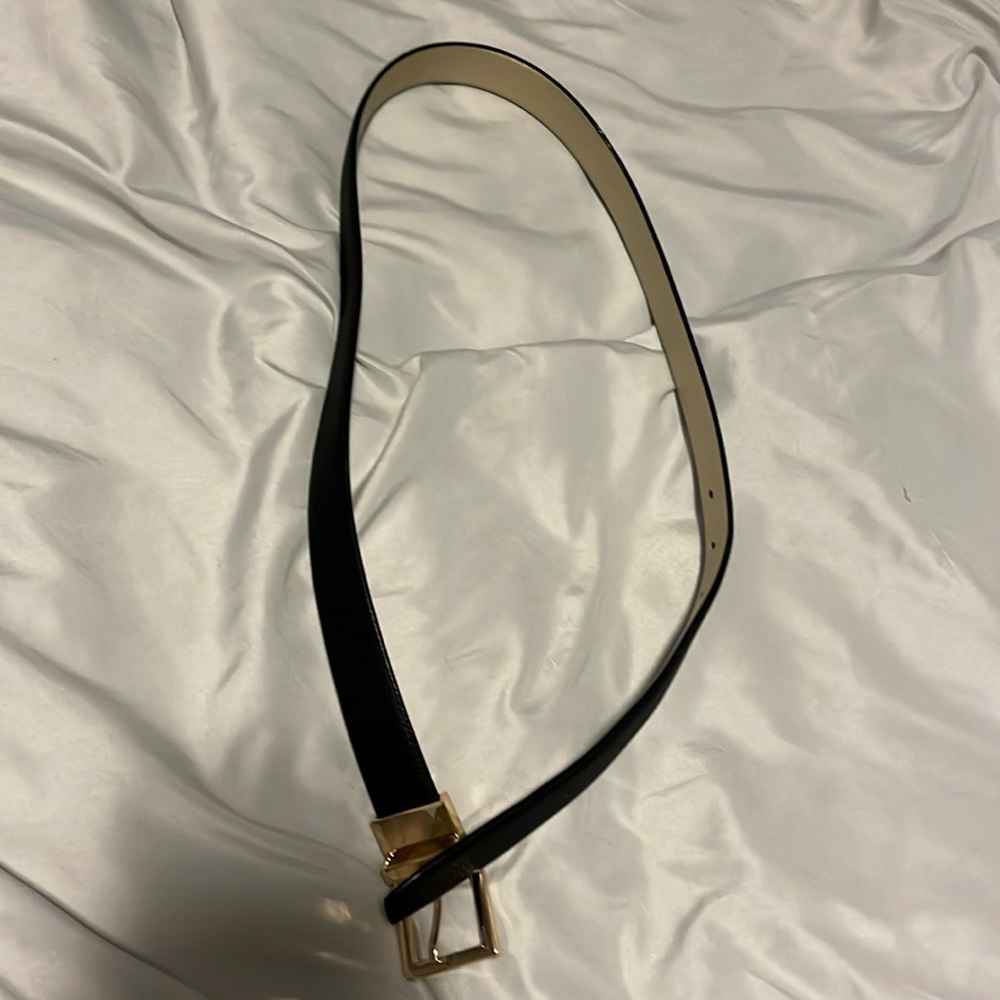 Black Vince Camuto belt